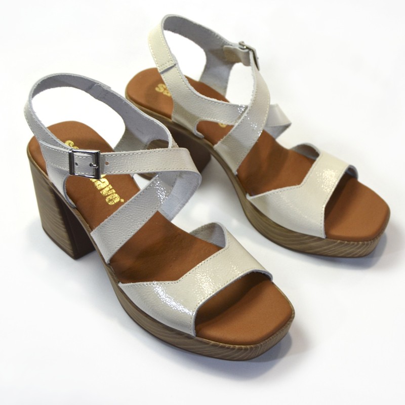 Sandalia para mujer con...