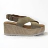 Sandalia para mujer cuña taupe 